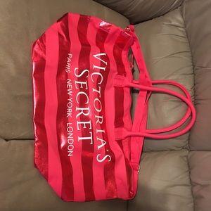 ‼️Make an offer‼️ Victoria’s Secret Duffel bag!